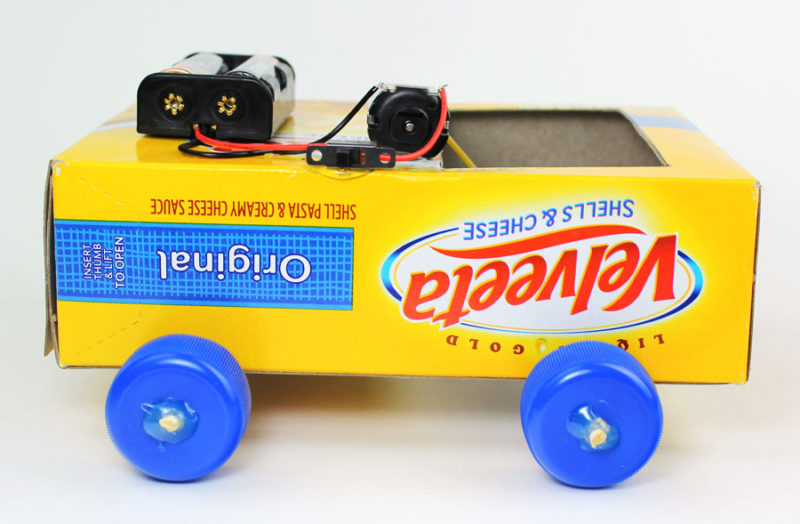 self moving toy car